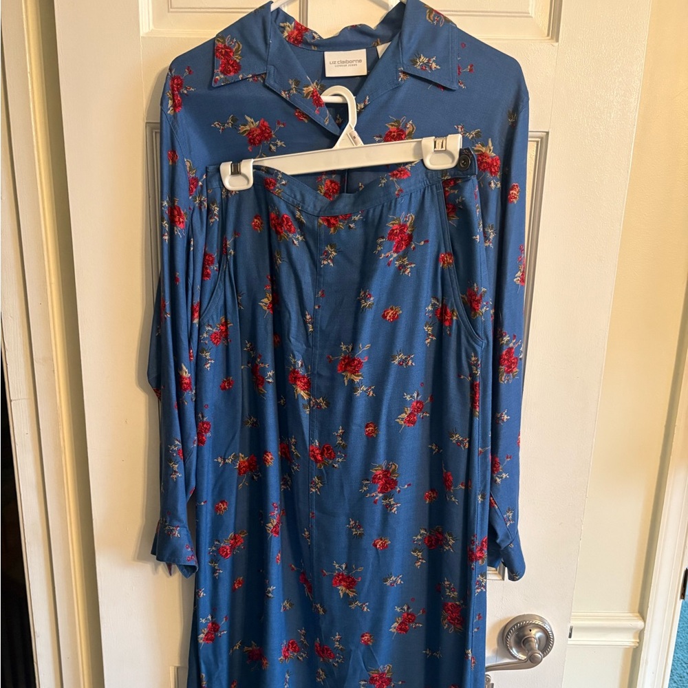 Liz Claiborne Matching Skirt & Shirt Blue with Red Floral Pattern